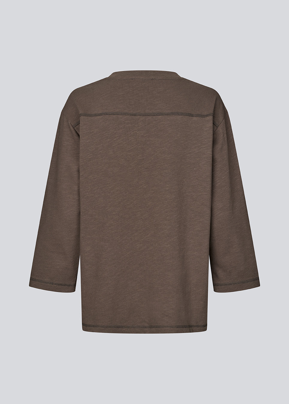3/4-sleeve thick T-shirt with logo. The BambooMD T-Shirt is made from 100% organic cotton, features a round neckline, and has a relaxed fit in a thick, comfortable fabric – a cool and effortless style for everyday looks.