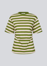Fitted striped T-shirt with a subtle chest logo. The Barneymd T-Shirt features short, wide sleeves, a round neckline, and flattering side ruching – a chic and sporty must-have for a sleek wardrobe.