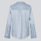 Elegant shirt in a shiny jacquard print. The BeaMD Shirt features a collar, V-neckline, button closure, cuffed sleeves, and shorter side seams - a versatile and exclusive statement top with a modern, sophisticated look.