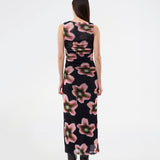 Elegant, fitted maxi dress in lightweight, sheer mesh with draped detailing. The BenjaMD Print Dress is designed in a graphic floral print for a modern and eye-catching look - perfect for occasions where you want to stand out in style and fashion.