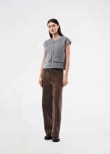 Trendy vest in a wool-look. The BibberMD Vest features a front zip closure, round neckline, and side pockets with flaps and snap buttons – a sleek and chic layering piece that adds a modern, polished touch to the wardrobe.