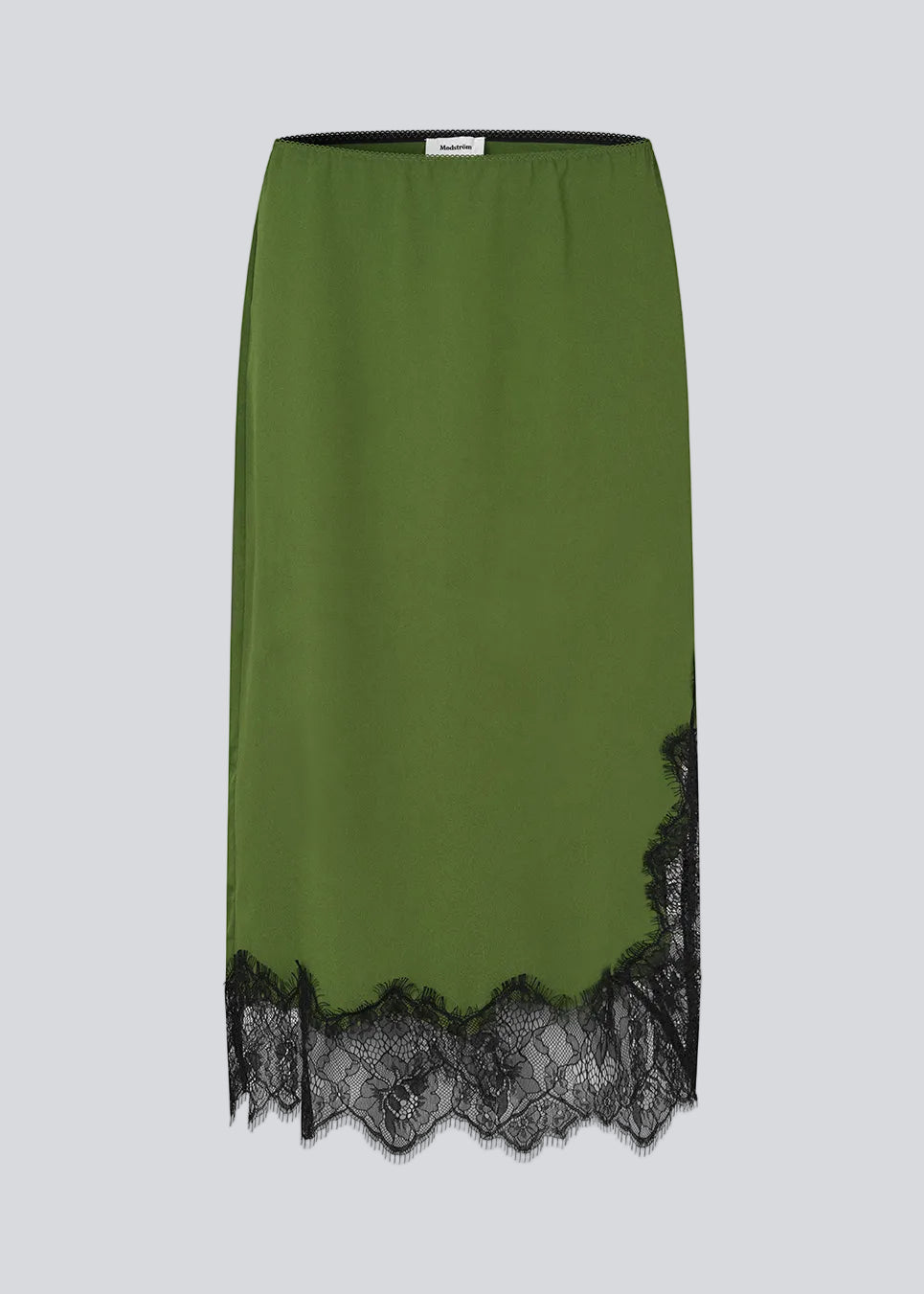 Edgy midi skirt with contrasting lace. The BirkMD Skirt features an elastic waistband and a relaxed, flattering fit - a cool and feminine style, made from 100% recycled polyester.