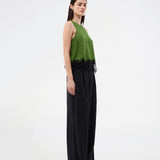Edgy top with lace detailing. The BirkMD Top features a high, round neckline, is sleeveless, and has a relaxed fit - the contrasting lace adds a cool and feminine touch, made from 100% recycled polyester.