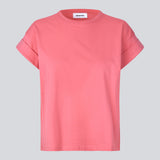 Pink t-shirt in organic cotton with a slightly cropped length. BrazilMD short t-shirt has a rounder neck and rolled-up sleeves.&nbsp;

