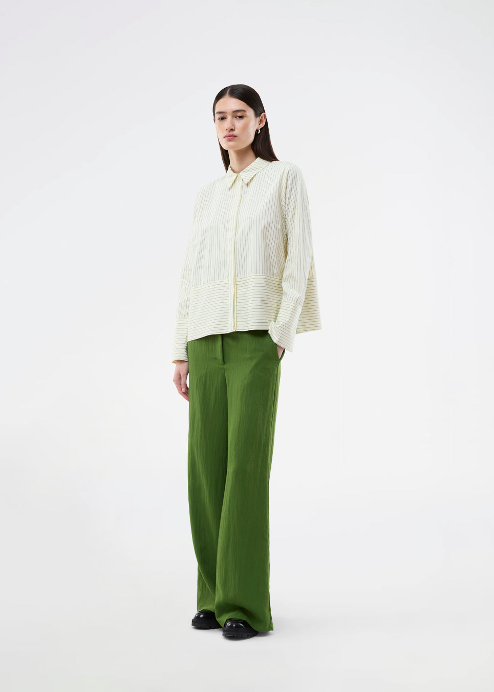 Elegant and timeless shirt in a light, exclusive quality with fine stripes. BrodieMD Shirt is designed with a classic collar, long sleeves and a concealed button closure for a clean, sophisticated look. A versatile wardrobe essential, perfect for both work and effortless everyday styling.
 