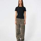 Jeans featuring a bold camouflage print and a relaxed straight-leg fit. CartonMD Print Jeans are designed with a high waist, classic five-pocket styling, belt loops, and a zip fly with button closure. The all-over print creates a modern statement look, while the straight silhouette makes them easy to style for both everyday wear and seasonal trends.