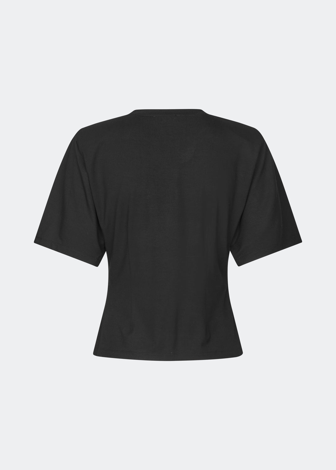 Classic T-shirt crafted from a soft and comfortable fabric. Ciliane T-shirt features a gently fitted silhouette with a crew neckline, short sleeves, and built-in shoulder pads that create a modern, structured look. Its clean, timeless design makes it a versatile wardrobe essential, perfect to wear on its own or layered under jackets, knitwear, and blazers.