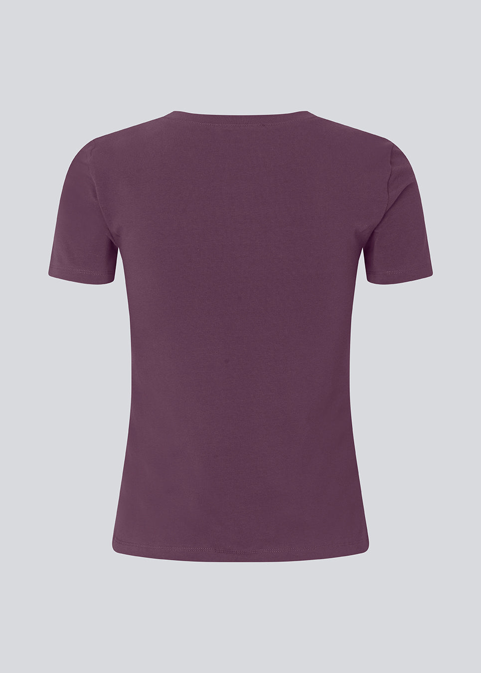 Purple tight fit basic t-shirt with o-neck and short sleeves.