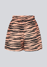 Cotton shorts with wide legs and elasticated waistband. DasiaMD print shorts have a relaxed expression with animal print. The model is 177 cm and wears a size S/36.