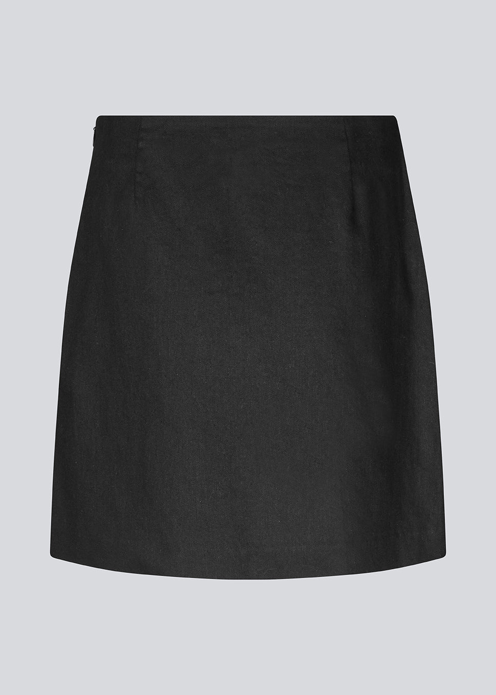 Short black skirt in linen blend with a medium waistline. DaynaMD skirt is made with a slim fit with wrap-over detail with a small slit in front and zipper at the side.&nbsp;