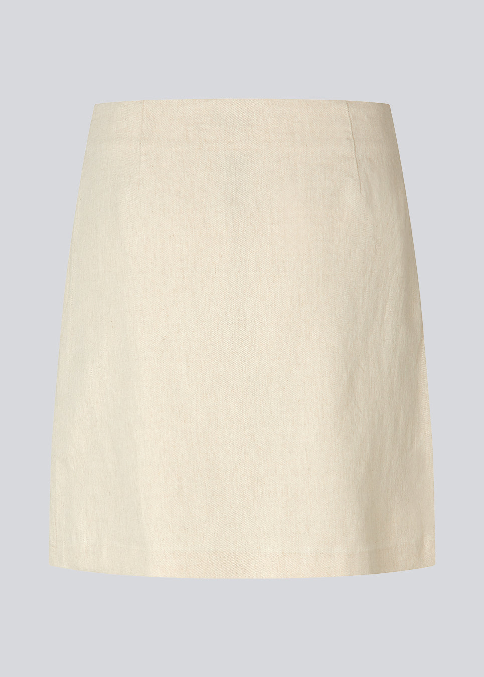 Short skirt with a medium waistline. DaynaMD skirt is made with a slim fit with wrap-over detail with a small slit in front and zipper at the side. The model is 177 cm and wears a size S/36.