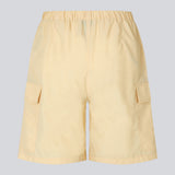Cargo shorts in the color Pale Sun in nylon with wide legs. DilaraMD shorts have an elasticated waistband and two large patch pockets on the sides. The model is 177 cm and wears a size S/36.