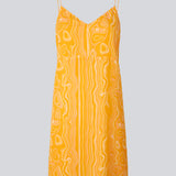 DonteMD print strap dress is a short dress with a slim fit, a v-neckline, ruched detail in the back, cutline at the waist, and narrow adjustable straps. Lined. The model is 177 cm and wears a size S/36.