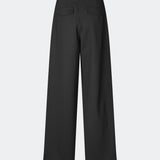 Wide-leg tailored pants with a high waist, front pleats, side pockets and flap pockets at the back. Wear them with the matching Dorit blazer or strapless top.