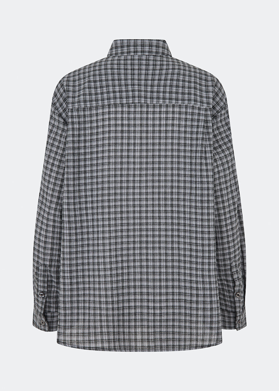Classic shirt with a timeless checked pattern. Dorotheamd shirt is designed in a relaxed, slightly oversized silhouette with a classic collar, button-front closure, and a chest pocket. Long sleeves with buttoned cuffs complete the laid-back look. A versatile wardrobe staple that can be worn buttoned up with jeans or styled open over a T-shirt or tank top.