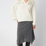 Classic skirt with a timeless checked pattern. DorotheaMD Skirt is designed in a relaxed, lightweight silhouette with an invisible zip fastening at the side. A versatile wardrobe favourite that can be styled on its own or layered over jeans.