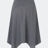 Classic skirt with a timeless checked pattern. DorotheaMD Skirt is designed in a relaxed, lightweight silhouette with an invisible zip fastening at the side. A versatile wardrobe favourite that can be styled on its own or layered over jeans.
