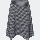 Classic skirt with a timeless checked pattern. DorotheaMD Skirt is designed in a relaxed, lightweight silhouette with an invisible zip fastening at the side. A versatile wardrobe favourite that can be styled on its own or layered over jeans.
