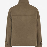 ElinorMD Jacket is a short jacket with a relaxed fit and high collar. The design features a full button fastening, large flap pockets and adjustable strap details at the cuffs. Style it over knitwear or a simple T-shirt as a classic layer for the transitional season.