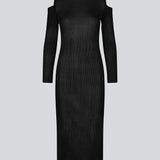 Ribknitted dress in a light knit material. FajtelMD dress cuts at the knees and has long sleeves with cut outs on the shoulders. The model is 175 cm and wears a size S/36.