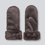 Gloves in a soft faux suede material with faux fur details.&nbsp;
