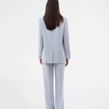 Gale blazer has a classic and elegant design, fulfilled by the beautiful revers collar and a long fit. The blazer has button closure at the front and a chest pocket at the left side.