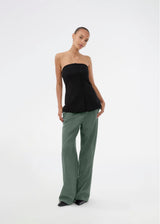 Gale pants in dark green have a classic design. The pants have straight, wide legs with pressfolds, which create an elegant look. The model is 175 cm and wears a size S/36.