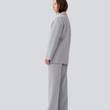 Gale pants has a classic design. The pants has straight, wide legs with pressfolds, which creates an elegant look. 