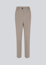 Gale straight pants is a menswear inspired style with straight, slim legs. The design of the pants is kept classic with pressfolds and a high waist. The model is 173 cm and wears a size S/36. 