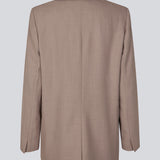 GaleMD 2 blazer features the classic and well-known Gale design, but in a lighter quality. The blazer has a button closure in front and a chest pocket on the left side. 
