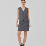 Classic A-line skirt in grey with a short length. GaleMD 2 skirt has a simple design with a hidden zipper at the side seam and a slit in front. The model is 175 cm and wears a size S/36.