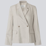 Classic double-breasted linen blazer. The GaleMD Linen Loose Blazer features a notched collar, button closure, and pockets. A light and elegant blazer that combines timeless design with a relaxed silhouette.