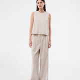 Our classic Gale Wide model in linen quality. The GaleMD Linen Wide Pants feature a regular waist with front pleats and wide, long legs. Decorative welt pockets at the back and side pockets provide a modern and elegant look.