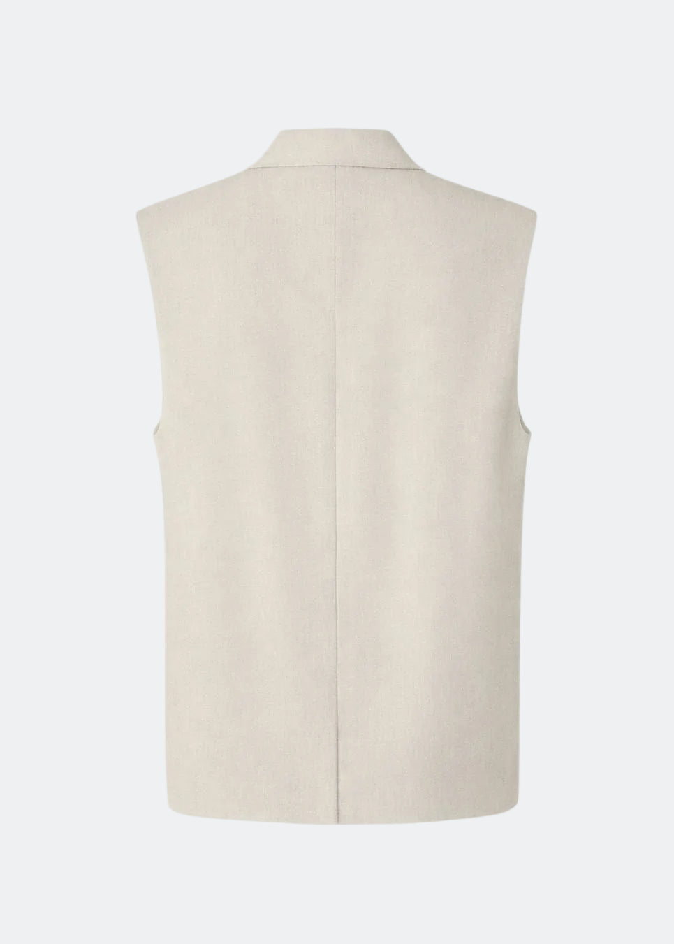 Our classic Gale Vest in linen quality. The GaleMD linen vest has a relaxed fit, is sleeveless, and features a front button closure. A timeless and elegant choice that combines lightness with a modern, relaxed silhouette. Galemd vest is sleeveless and has a front button closure.