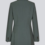 Gale slim blazer has a classic and elegant design, fulfilled by the beautiful revers collar and a long fit. The blazer is fitted, has a button closure at the front and a chest pocket at the left side.