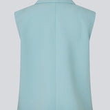 Loose blue vest with a collar in our classic gale material. Galemd vest is sleeveless and has a front button closure. 