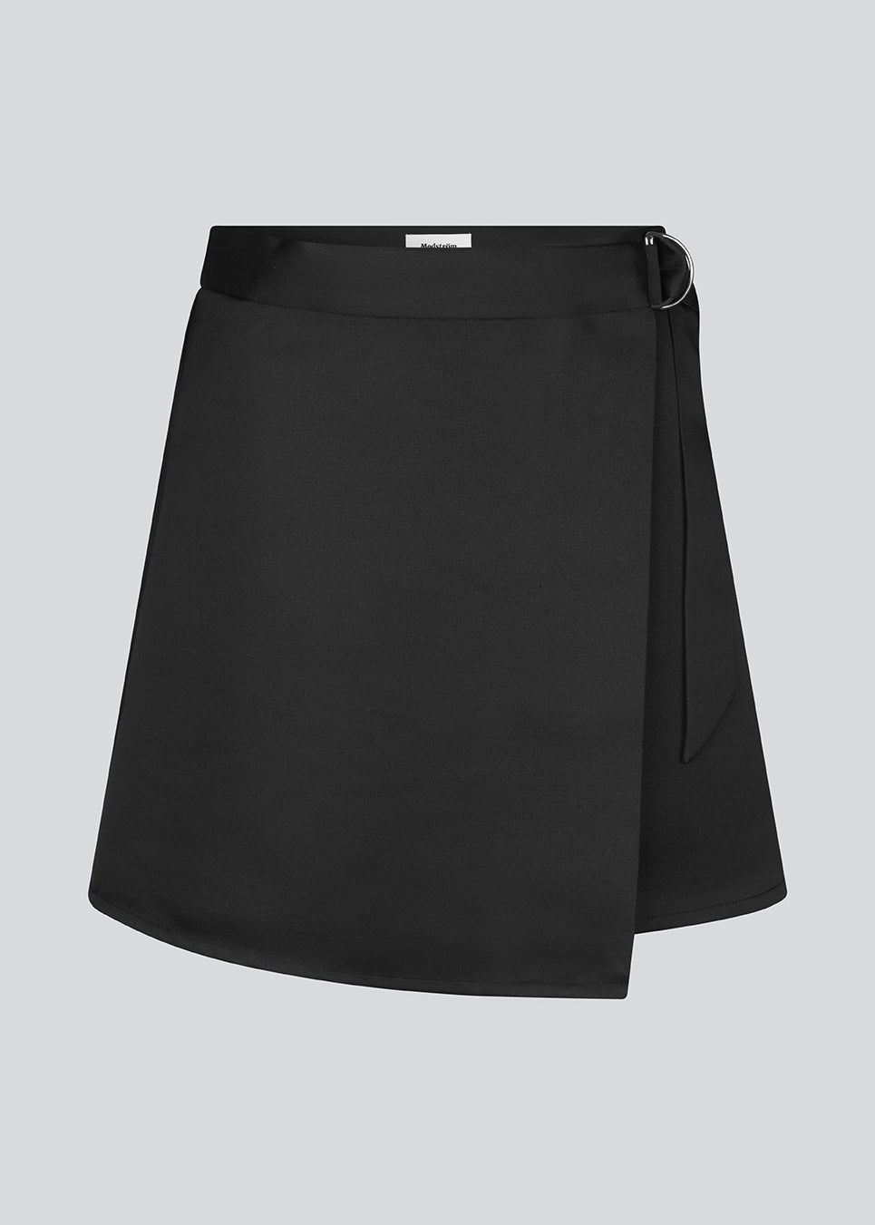 Wrap skirt in mini length. GavinMD skirt is made in a heavy satin with a wrap effect in front, closed with a wide belt and D-ring. The model is 175 cm and wears a size S/36.