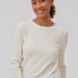 Slim fit top in a structured cotton blend. GeraldinaMD top has long sleeves, a round neckline and a keyhole opening at the back with a button for closure. The model is 175 cm and wears a size S/36.