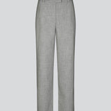 High-waisted pants in a woven quality with zip fly with hidden hook and bar closure. HeartMD pants has slanted side pockets and faux welt pockets in the back. Straight legs. The model is 175 cm and wears a size S/36.