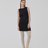 Tights with a snug silhouette in a transparent, patterned quality. HendrickMD tights has a high, elasticated waist. The model is 175 cm and wears a size S/36.