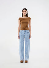 Off-shoulder top in a stretchy material. HimaMD off-shoulder top is fitted and slightly cropped.