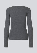 Fitted top made in a soft, rib-knitted wool. HirokiMD o-neck has long flared sleeves. The model is 175 and wears a size S/36.