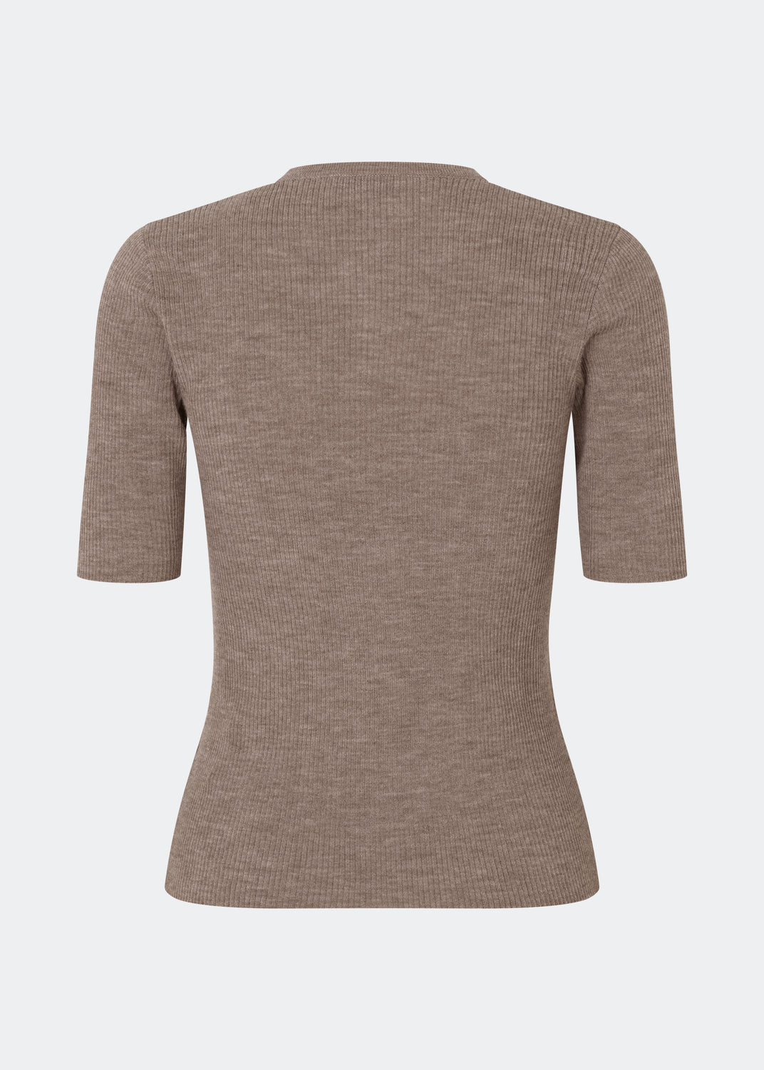 Fitted cardigan in soft knit. HirokiMD short cardigan has a round neck and a button closure in front. 