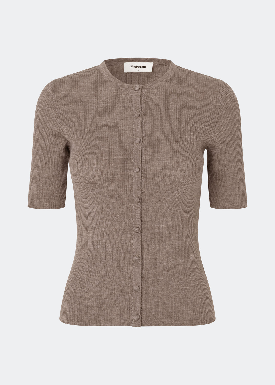Fitted cardigan in soft knit. HirokiMD short cardigan has a round neck and a button closure in front. 