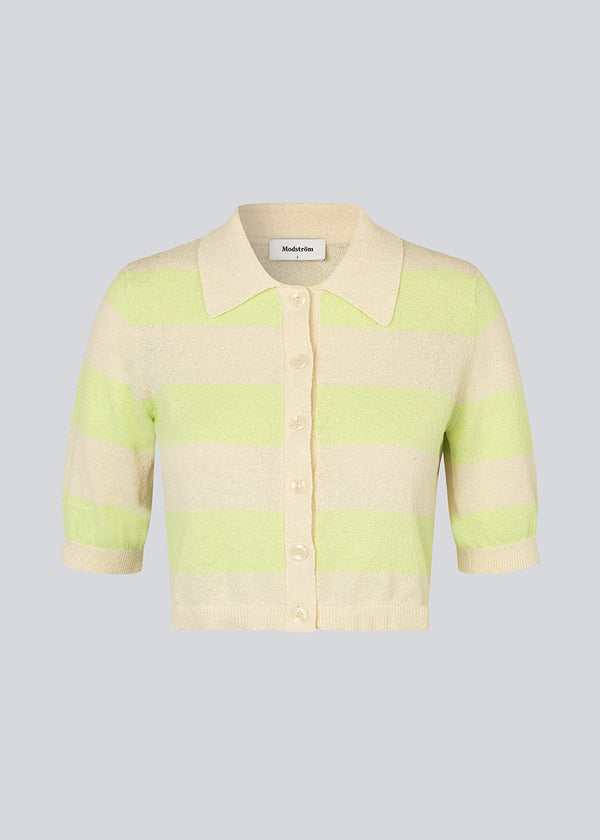 Cropped cardigan in a cotton blend. HollisterMD cardigan has a collar and button closure in front, short sleeves, and ribbed trimming at collar, placket, sleeves and hem.&nbsp;