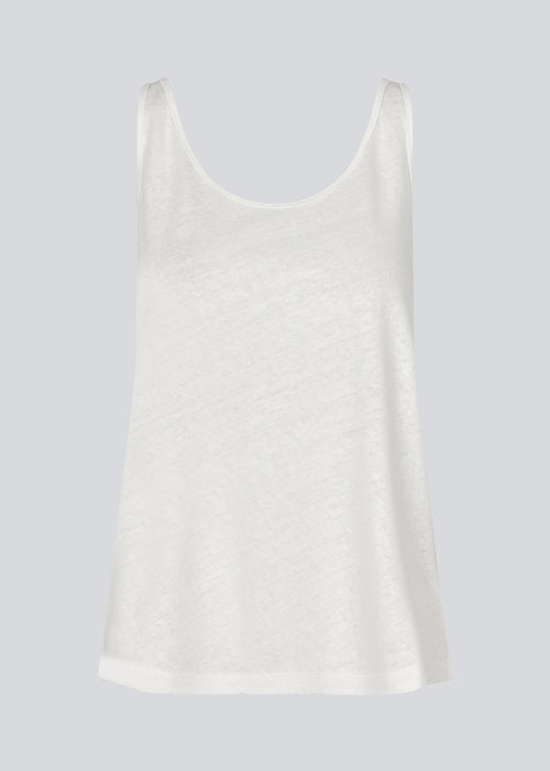 Classic white top in linen blend in a relaxed fit. HoltMD top has a round neck and a deep back cut.