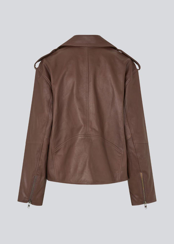 Jacket in soft lamb leather with bias zipper in front, lapels with push buttons and long sleeves with zipper. HullaMD jacket has bias front pockets with zip closure in front. Lined.&nbsp;