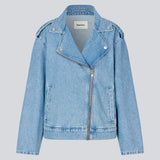 Meet our newest denim jacket made with inspiration from our bestseller leather jacket HullaMD jacket. The jacket in denim has a bias zipper in front and lapels with push buttons. IbenMD jacket has bias front pockets with zip closure in front. Get the trend and shop a denim jacket!