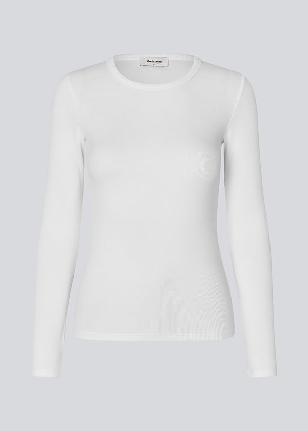 Basic t-shirt in soft cotton rib with stretch. Igormd short t-shirt has a tight fit with short sleeves.&nbsp;