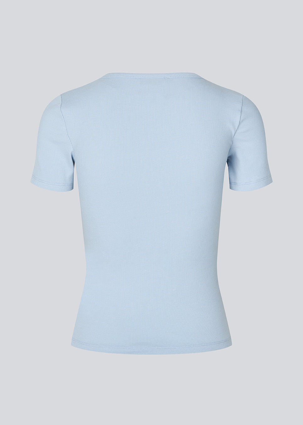 Soft basic t-shirt in light blue in soft cotton rib with stretch. Igormd short t-shirt has a tight fit with short sleeves.